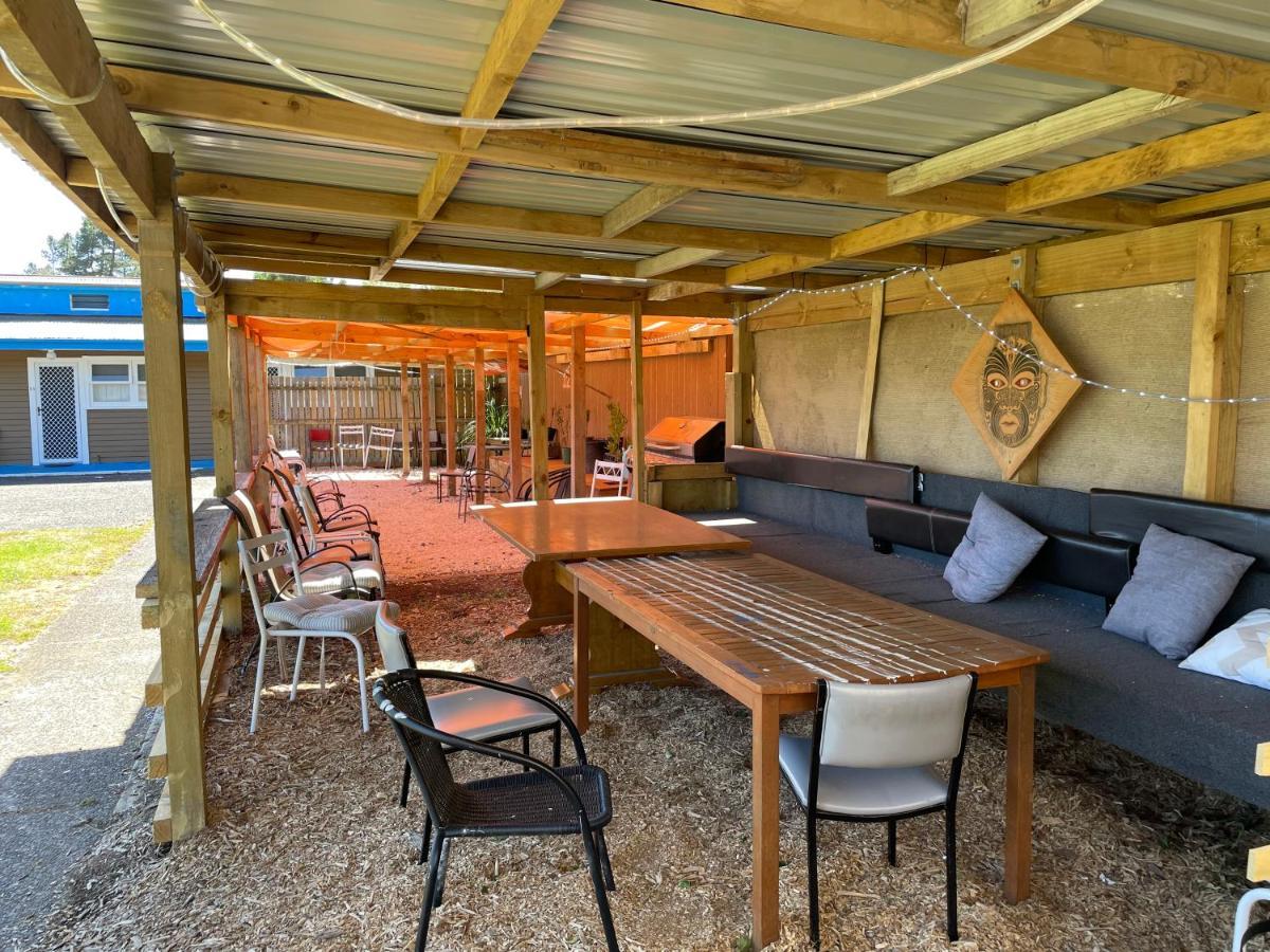 Oasis Motel & Holiday Park トゥランギ エクステリア 写真